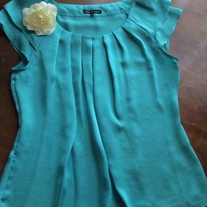 Violet & Claire Aqua Pleated Sleeveless Blouse